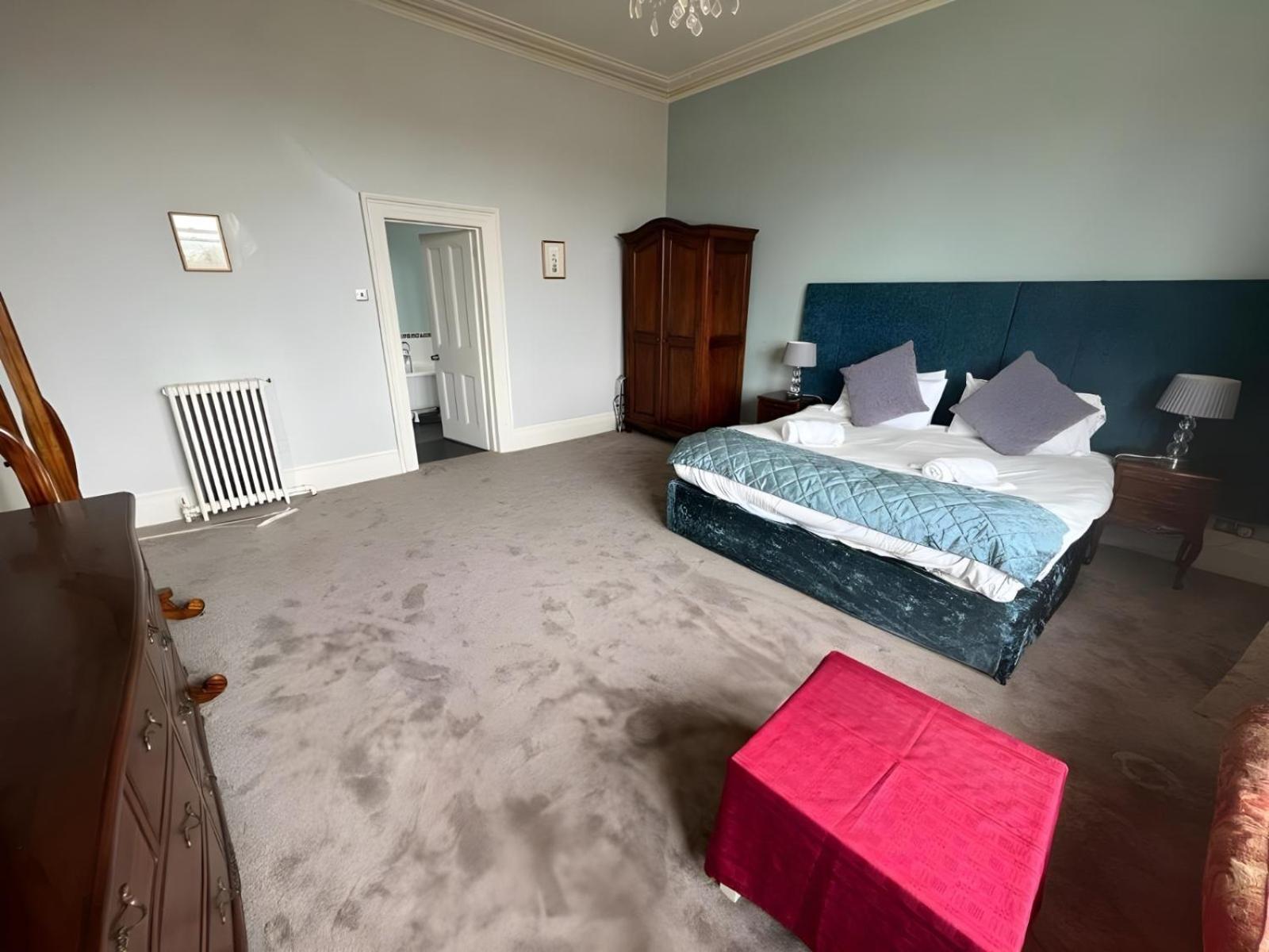 Crofton House Hotel